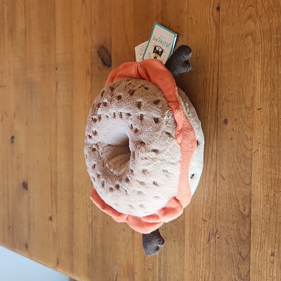 Jellycat Amuseable Bagel 🥯 6" Soft & Plush NWT - Picture 5 of 8